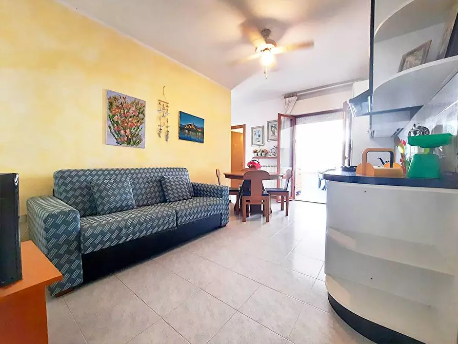 Immagine 2 di Appartamento in vendita  in VIA DEI TIGLI a Alba Adriatica