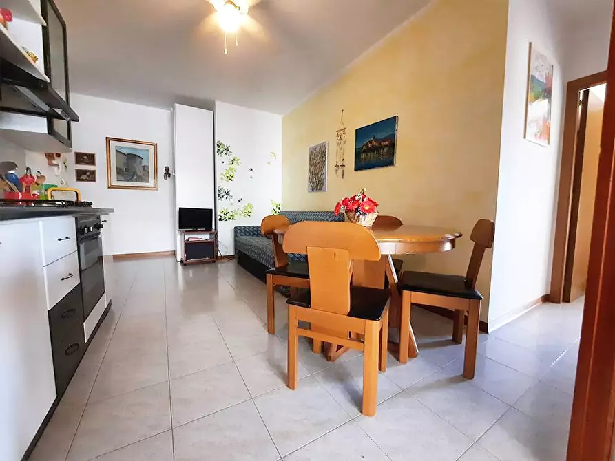 Immagine 3 di Appartamento in vendita  in VIA DEI TIGLI a Alba Adriatica