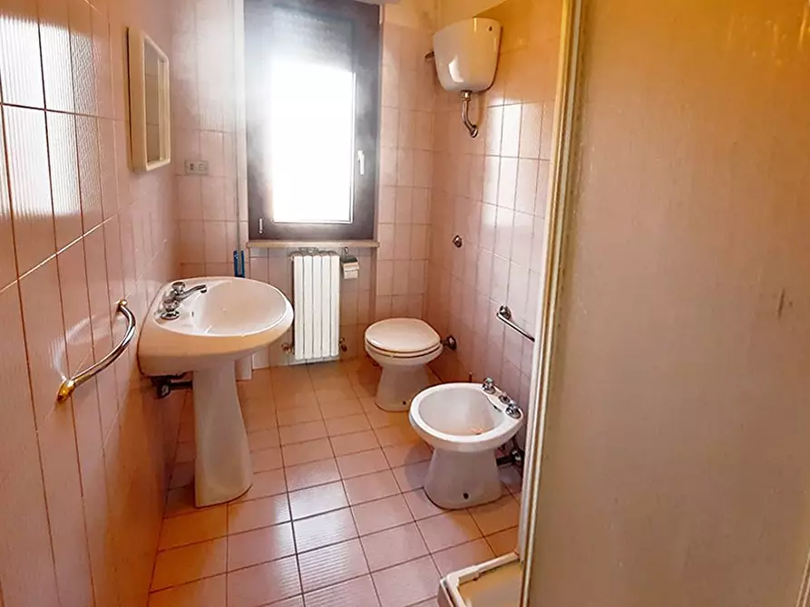 Immagine 10 di Appartamento in vendita  in via IV Novembre a Tortoreto