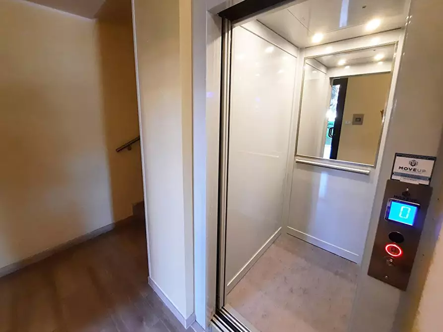 Immagine 13 di Appartamento in vendita  in via IV Novembre a Tortoreto