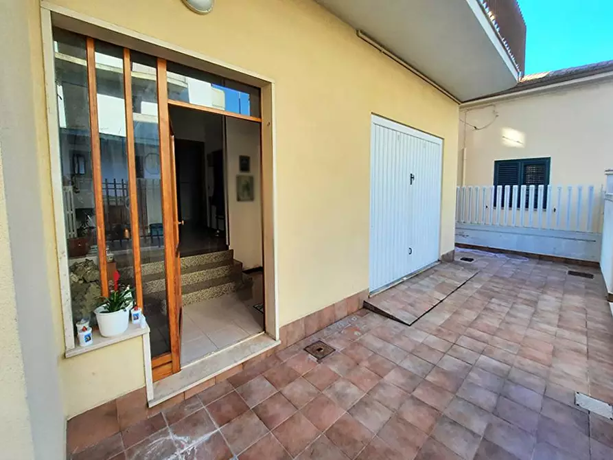 Immagine 11 di Appartamento in vendita  in via Garibaldi a Alba Adriatica