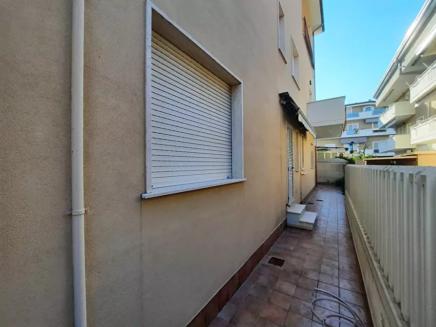 Immagine 13 di Appartamento in vendita  in via Garibaldi a Alba Adriatica