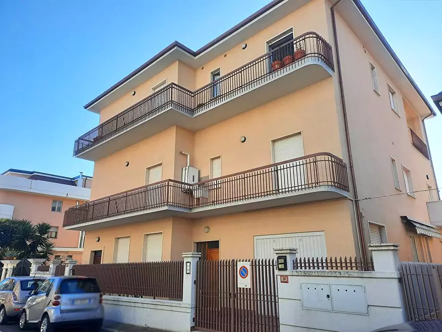 Immagine 1 di Appartamento in vendita  in via Garibaldi a Alba Adriatica