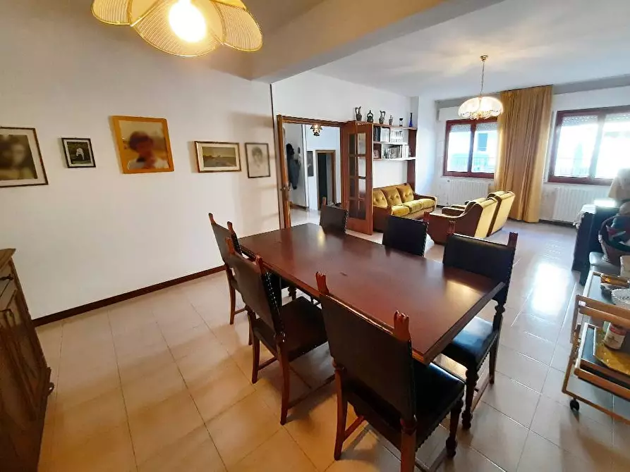 Immagine 4 di Appartamento in vendita  in via Garibaldi a Alba Adriatica