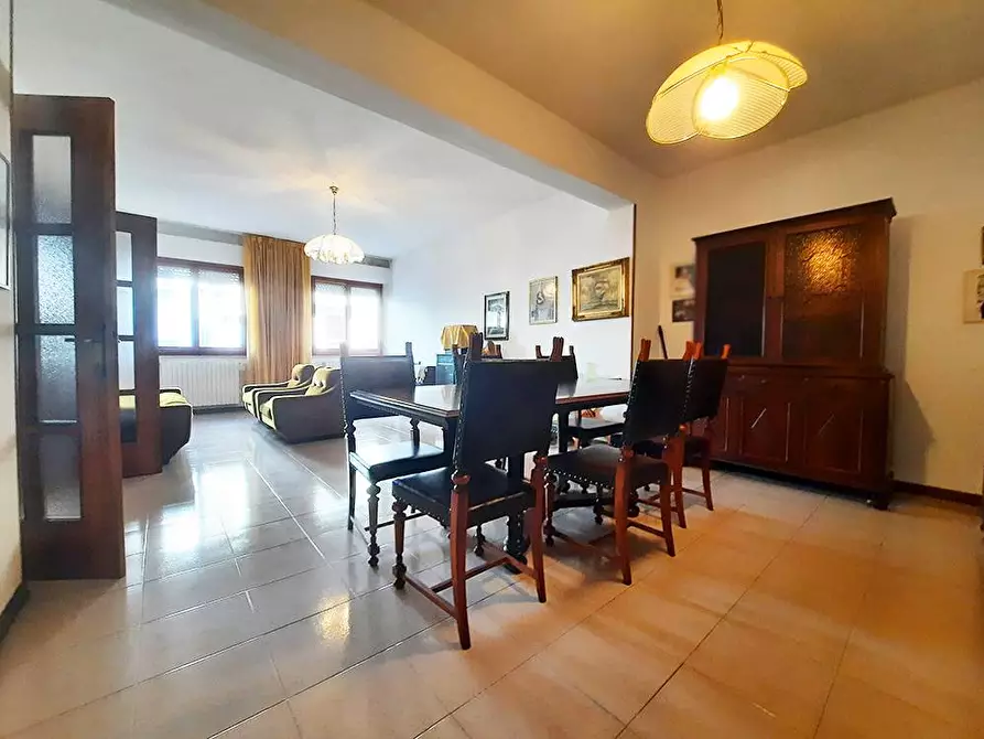 Immagine 2 di Appartamento in vendita  in via Garibaldi a Alba Adriatica