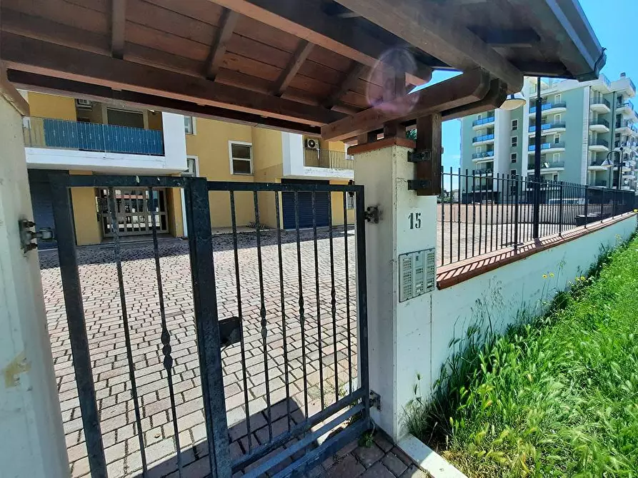 Immagine 15 di Appartamento in vendita  in VIA ERCOLE FALO' 15 a Alba Adriatica