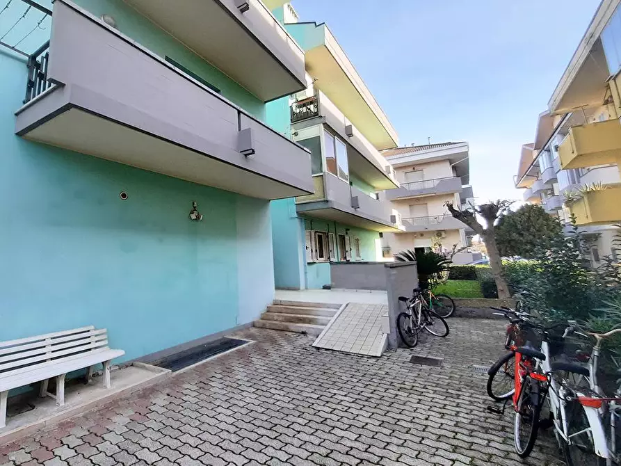 Immagine 16 di Appartamento in vendita  in via Firenze a Alba Adriatica