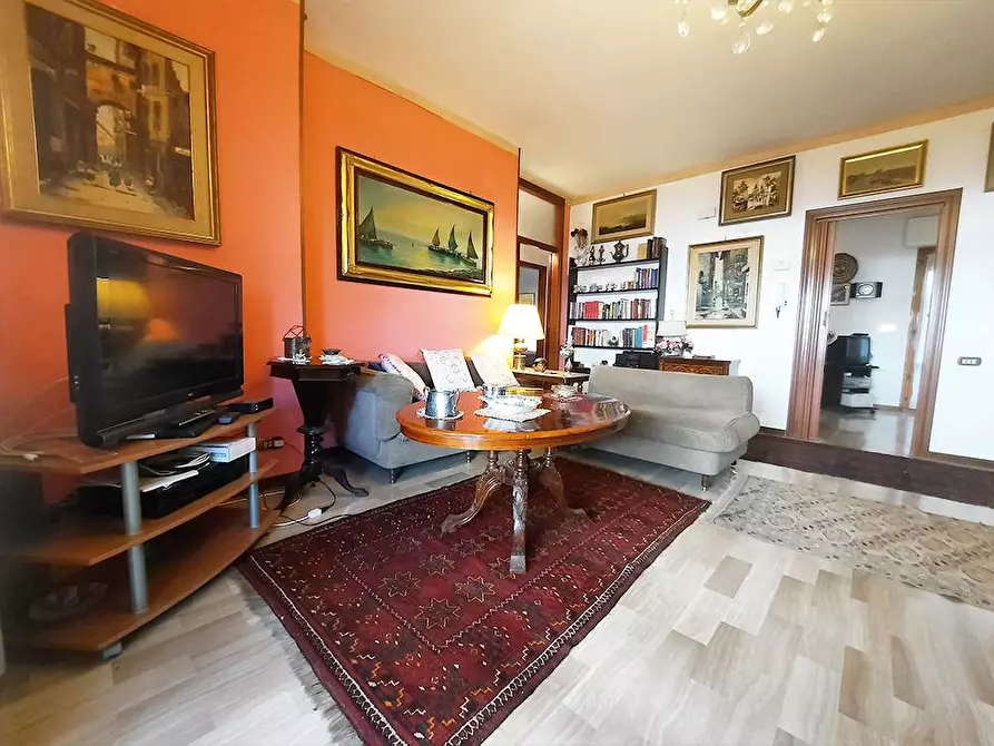 Immagine 4 di Appartamento in vendita  in via Firenze a Alba Adriatica