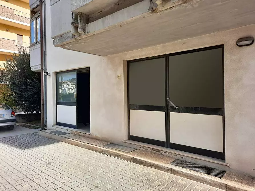 Immagine 2 di Magazzino in vendita  in via Giovanni XXIII a Tortoreto