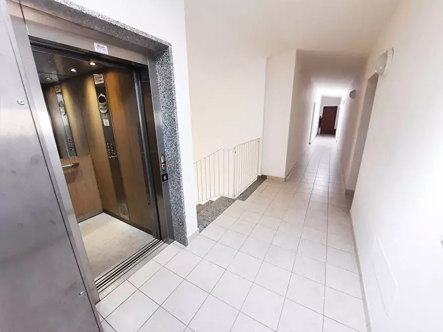 Immagine 12 di Appartamento in vendita  in Via Legnano a Alba Adriatica