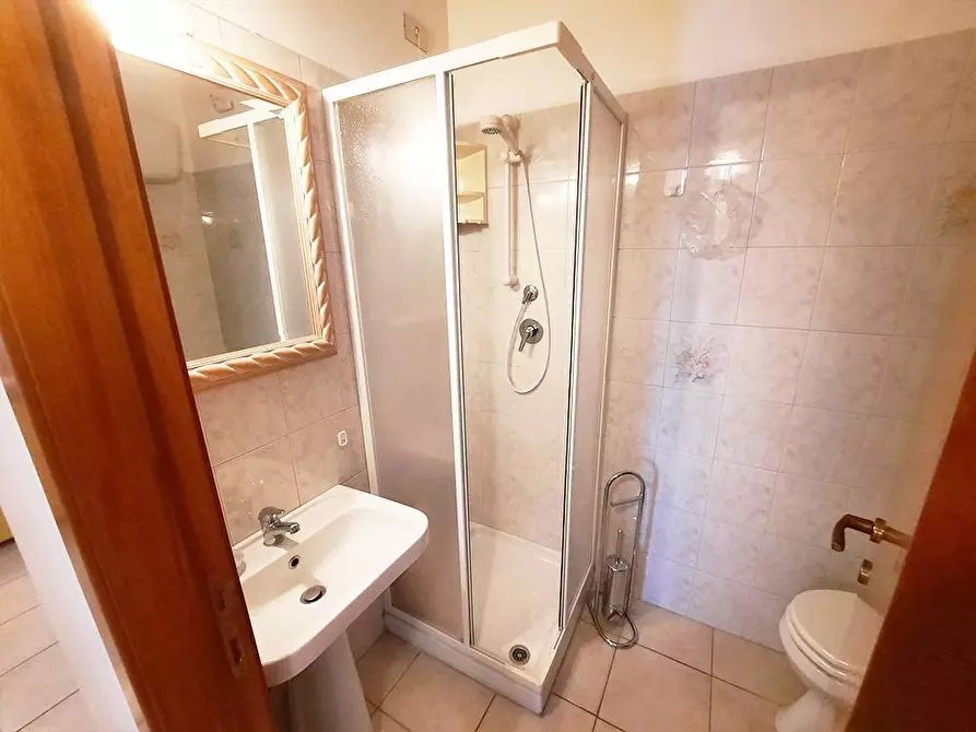 Immagine 9 di Appartamento in vendita  in VIA DELLE GARDENIE 7 a Alba Adriatica