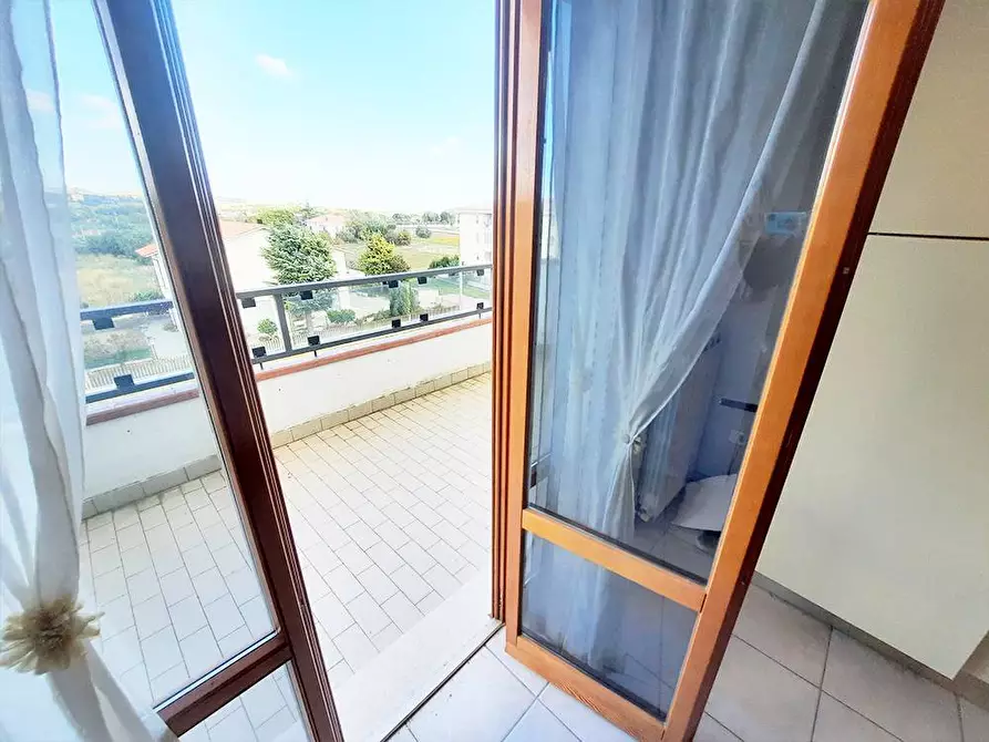 Immagine 10 di Appartamento in vendita  in via delle Gardenie 7 a Alba Adriatica