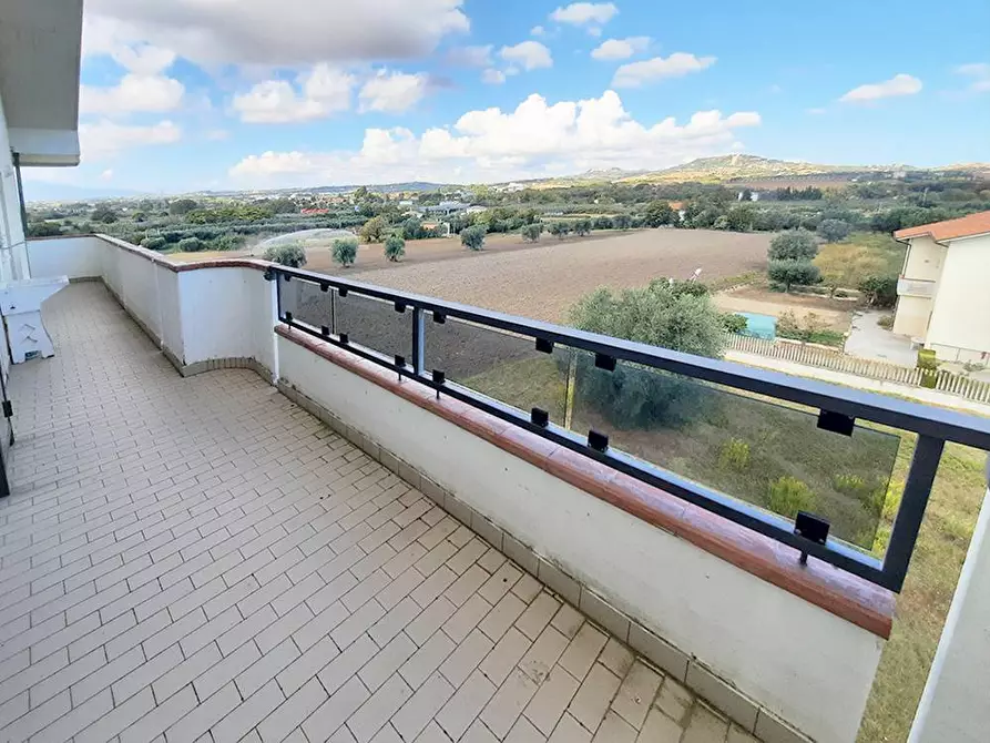 Immagine 11 di Appartamento in vendita  in via delle Gardenie 7 a Alba Adriatica