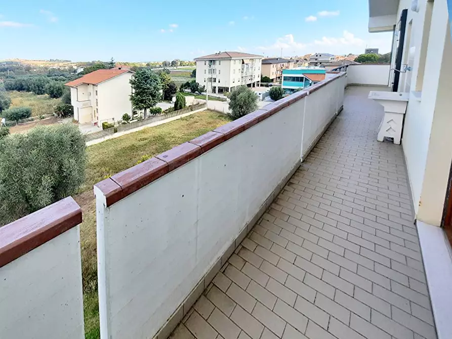 Immagine 13 di Appartamento in vendita  in via delle Gardenie 7 a Alba Adriatica