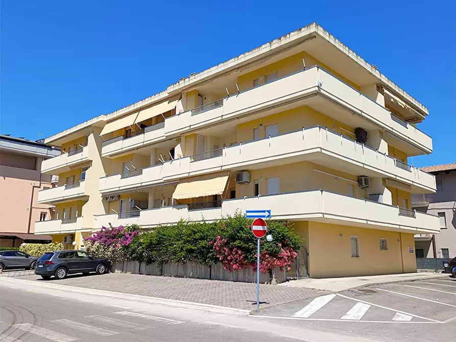 Immagine 1 di Appartamento in vendita  in VIA VERONA 16/B a Alba Adriatica