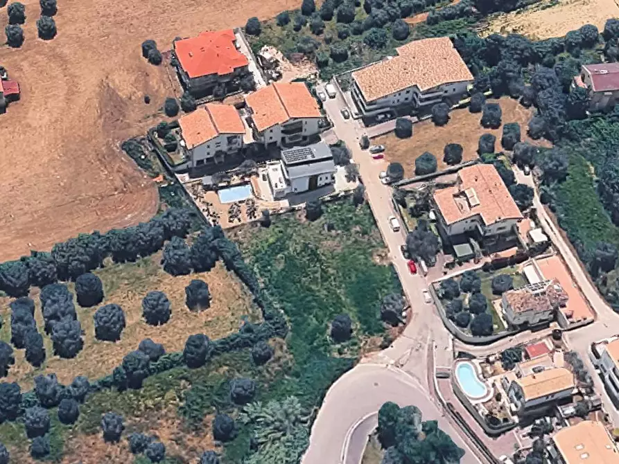 Immagine 1 di Terreno residenziale in vendita  in VIA AYRTON SENNA a Tortoreto