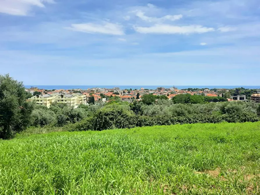 Immagine 2 di Terreno residenziale in vendita  in VIA AYRTON SENNA a Tortoreto