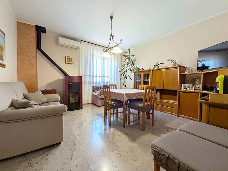 Immagine 3 di Casa semindipendente in vendita  in Contrada San Biagio a Ancarano