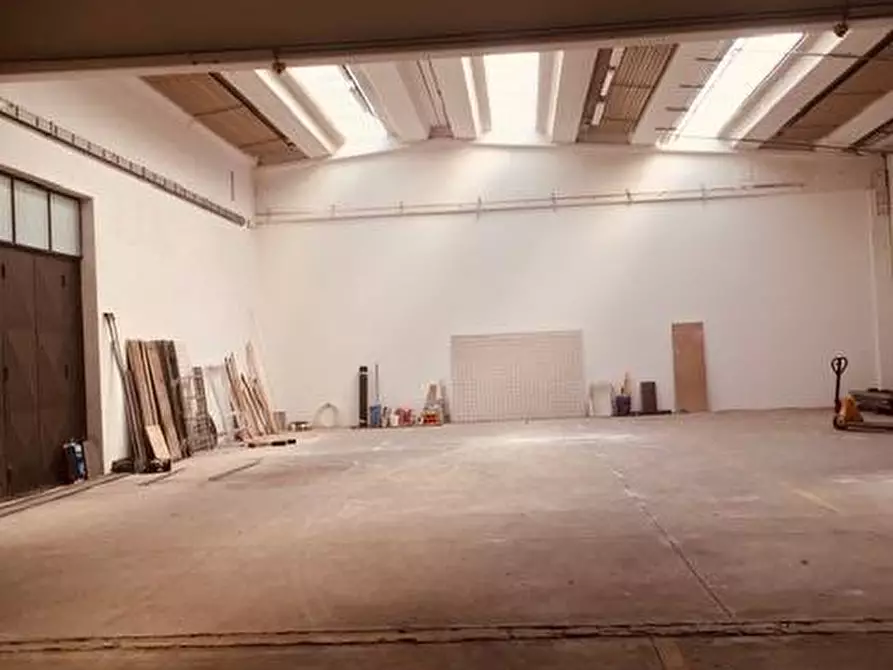 Immagine 2 di Capannone industriale in affitto  in Via Toscanini snc a Ferrara