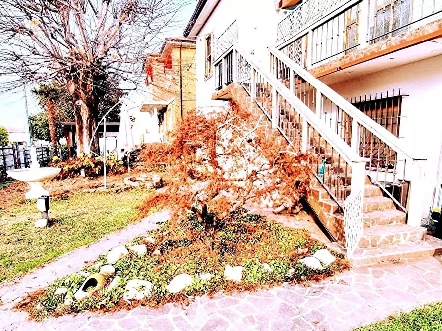 Immagine 3 di Casa indipendente in vendita  in Via Ladino a Ferrara