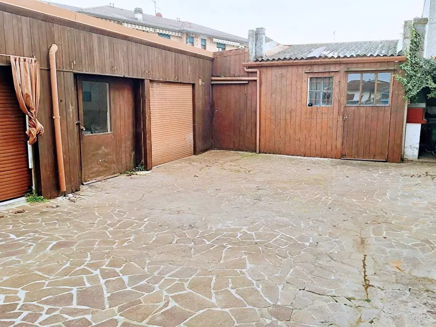 Immagine 20 di Casa indipendente in vendita  in Via Ladino a Ferrara