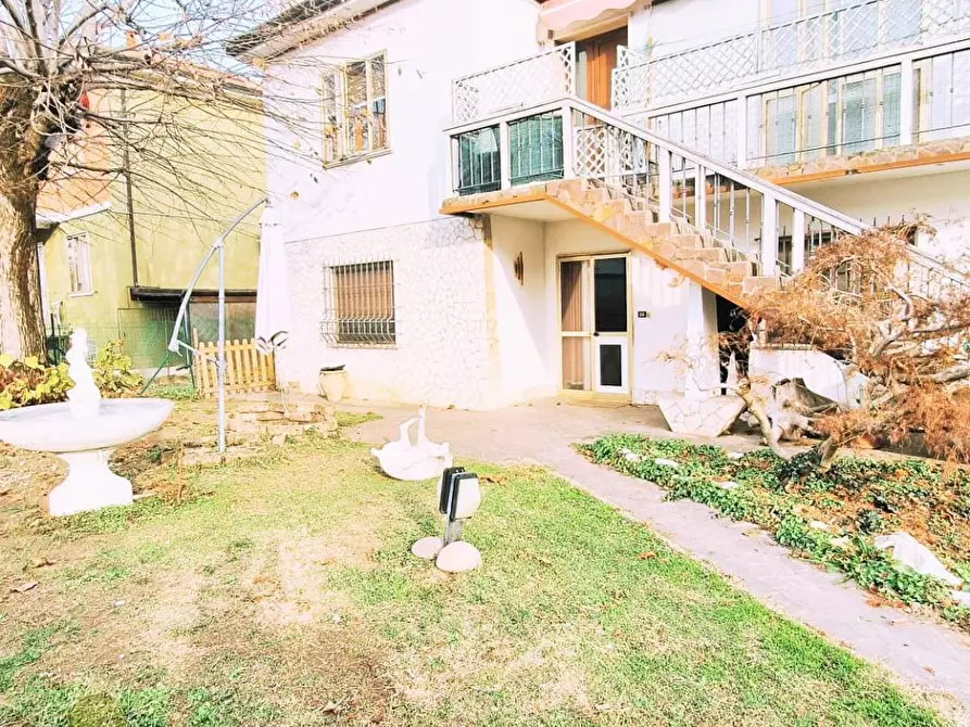 Immagine 2 di Casa indipendente in vendita  in Via Ladino a Ferrara