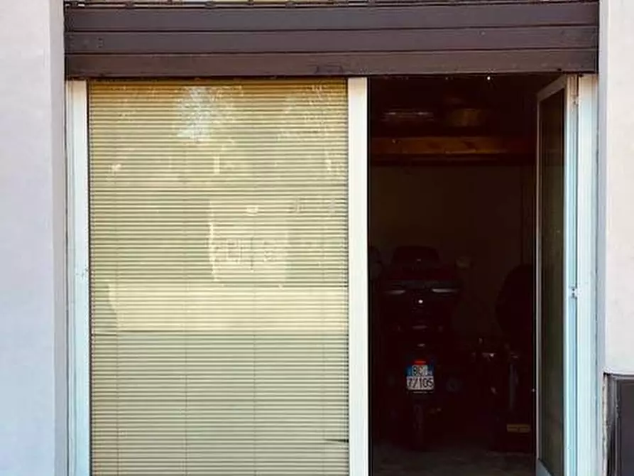 Immagine 3 di Locale commerciale in vendita  in Via Porta Catena 67 a Ferrara