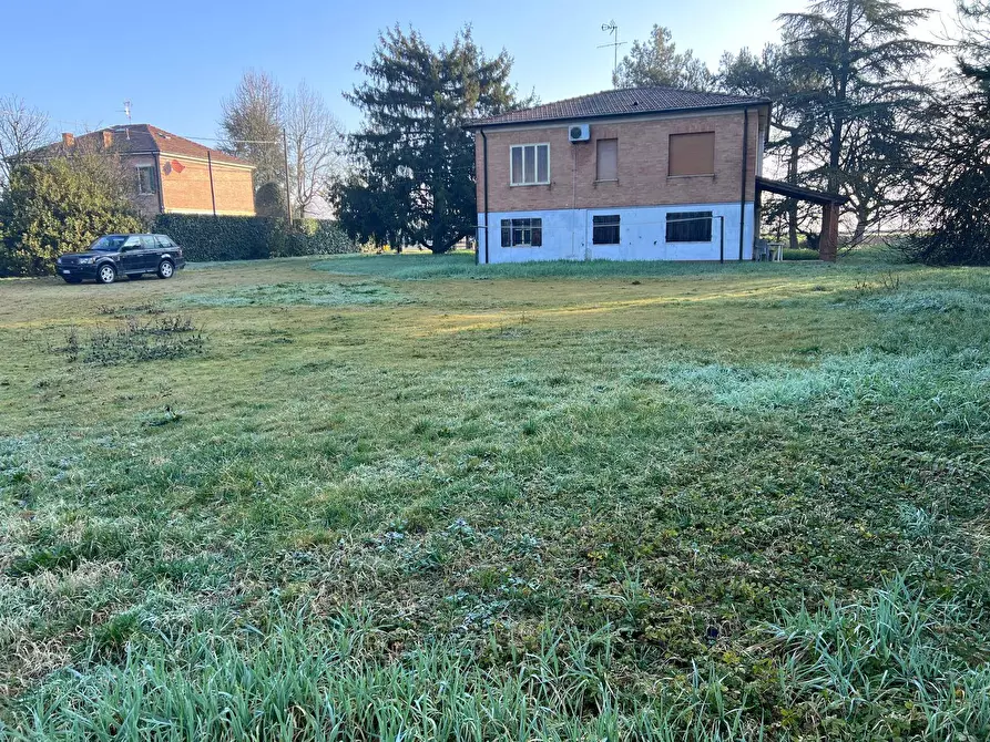 Immagine 5 di Villa in vendita  in Via Ravenna 416 a Ferrara