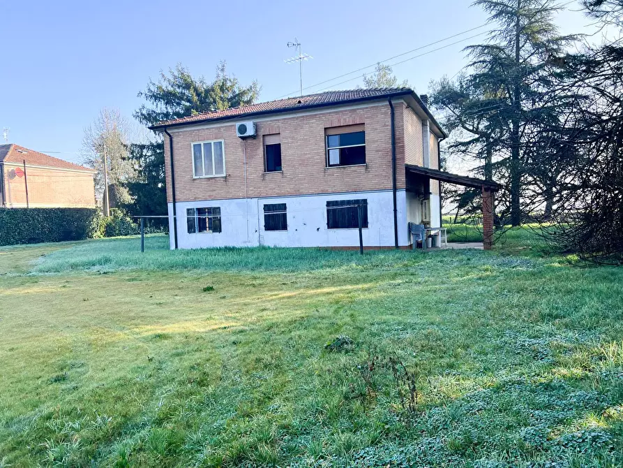 Immagine 3 di Villa in vendita  in Via Ravenna 416 a Ferrara