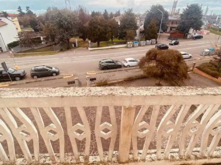 Immagine 5 di Appartamento in vendita  in Via Modena 193 a Ferrara