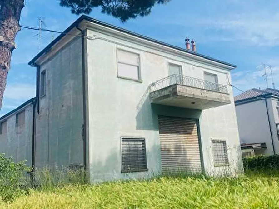 Immagine 4 di Locale commerciale in vendita  in Via Chiesa 130/a a Ferrara