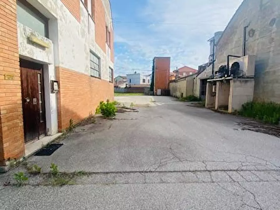 Immagine 17 di Locale commerciale in vendita  in Via Chiesa 130/a a Ferrara