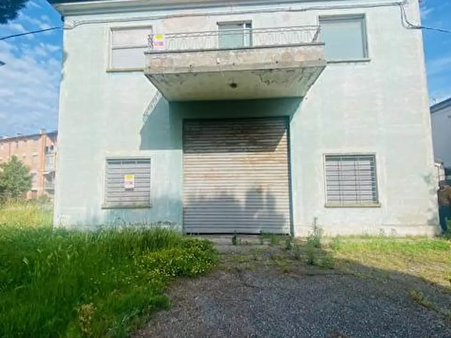 Immagine 11 di Locale commerciale in vendita  in Via Chiesa 130/a a Ferrara