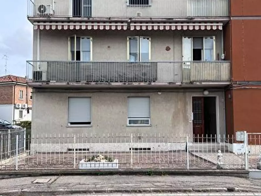 Immagine 2 di Appartamento in vendita  in Via Briosi 9 a Ferrara