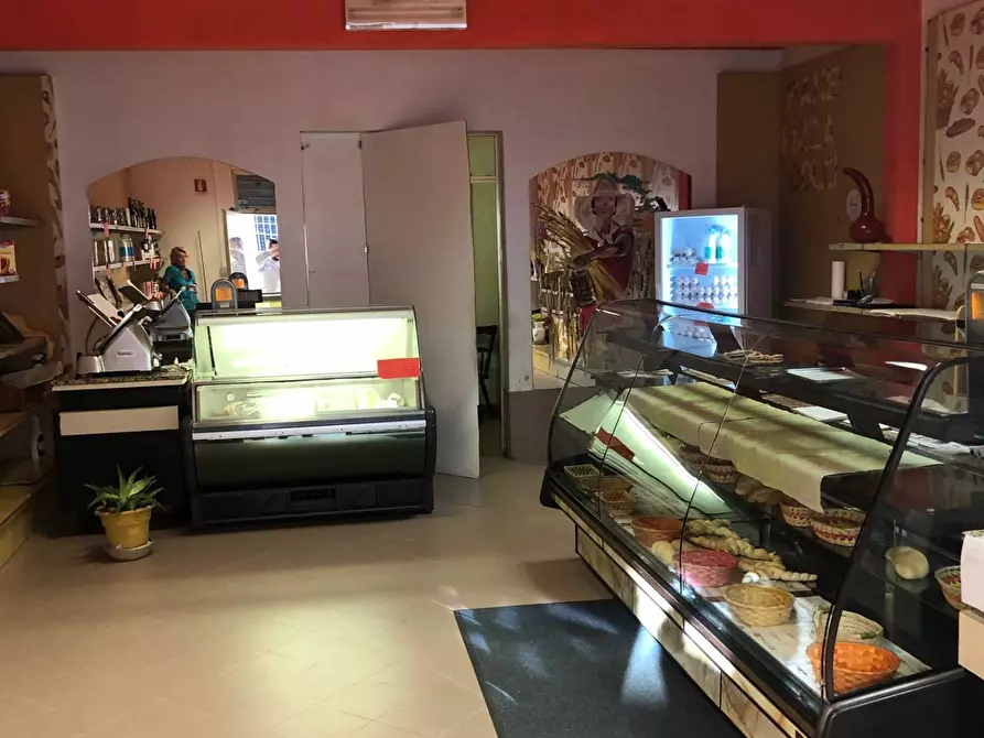 Immagine 2 di Locale commerciale in vendita  in Via Porta Romana 46 a Ferrara