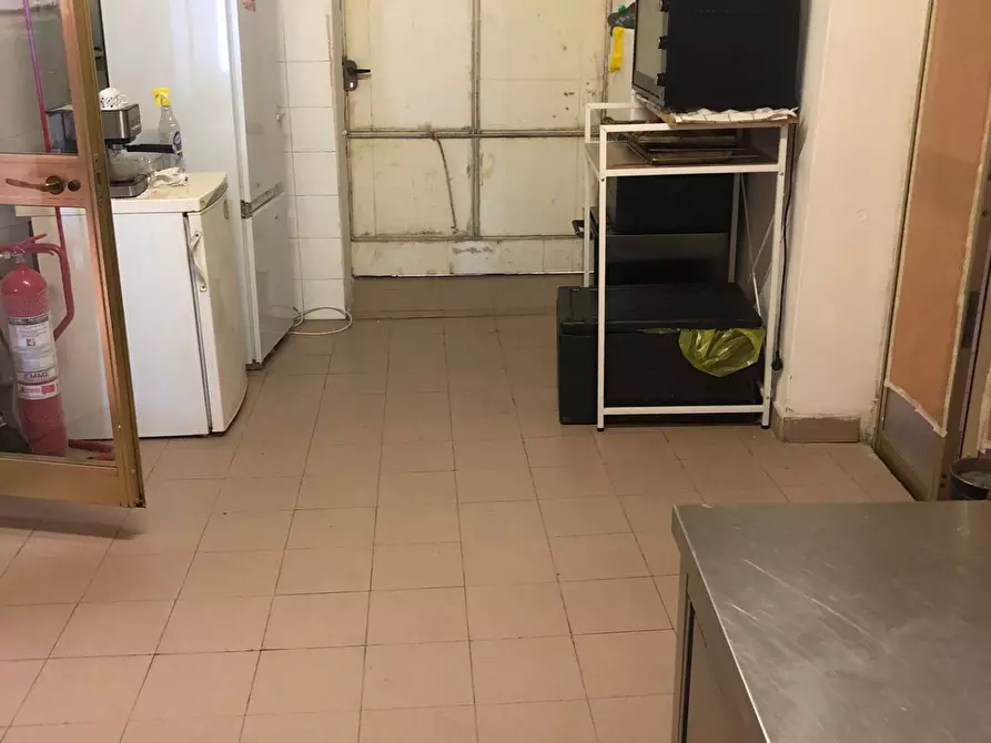 Immagine 4 di Locale commerciale in vendita  in Via Porta Romana 46 a Ferrara