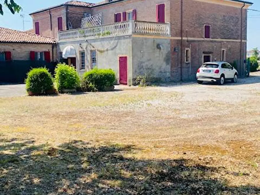 Immagine 1 di Agriturismo in vendita  in Via Copparo 292 a Ferrara