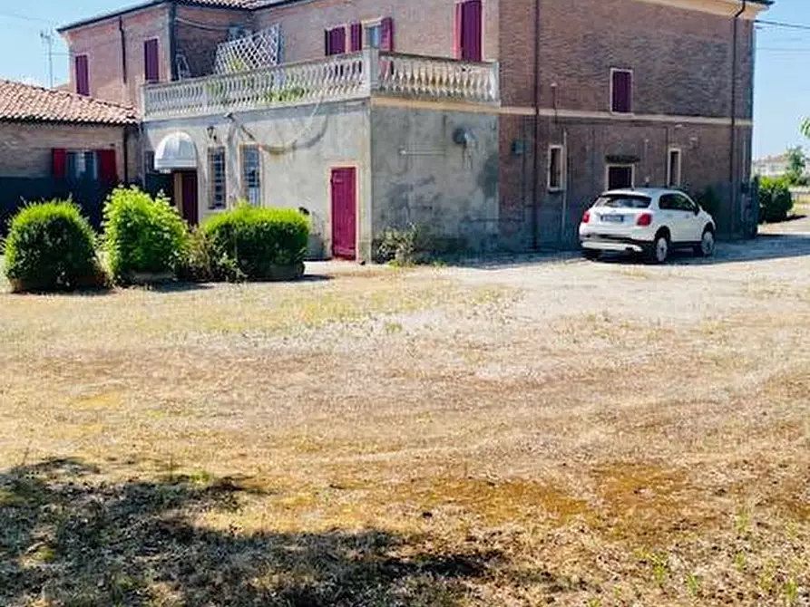 Immagine 3 di Agriturismo in vendita  in Via Copparo 292 a Ferrara