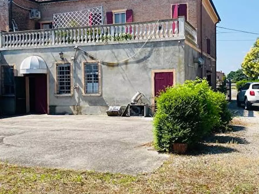 Immagine 2 di Agriturismo in vendita  in Via Copparo 292 a Ferrara
