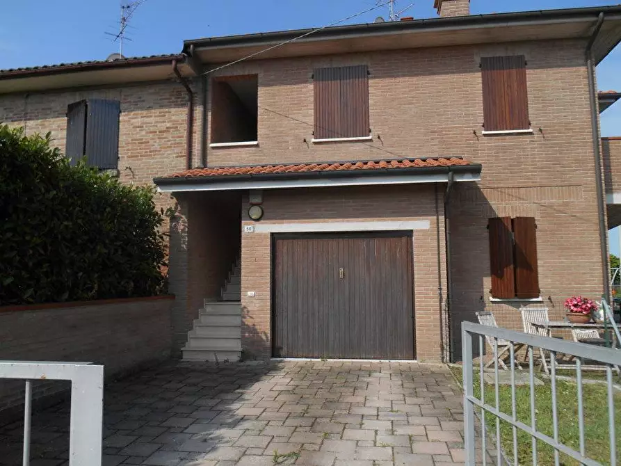 Immagine 2 di Casa semindipendente in vendita  in Via Madonna Boschi a Vigarano Mainarda