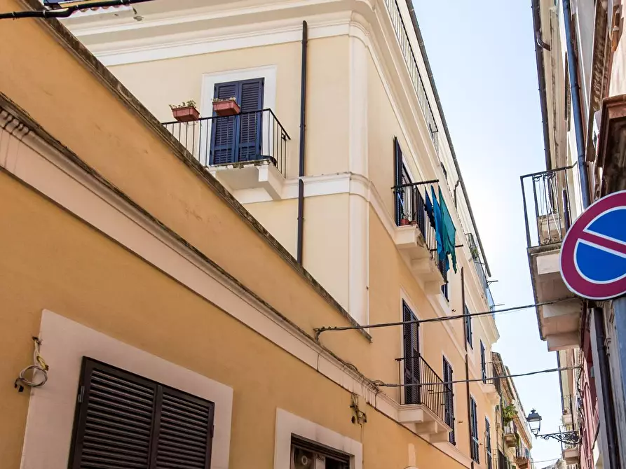 Immagine 54 di Locale commerciale in vendita  in piazza matteotti a Chieti