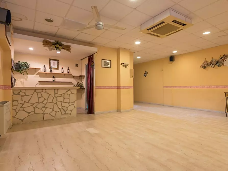 Immagine 1 di Attività commerciale in vendita  in contrada canale a Caramanico Terme