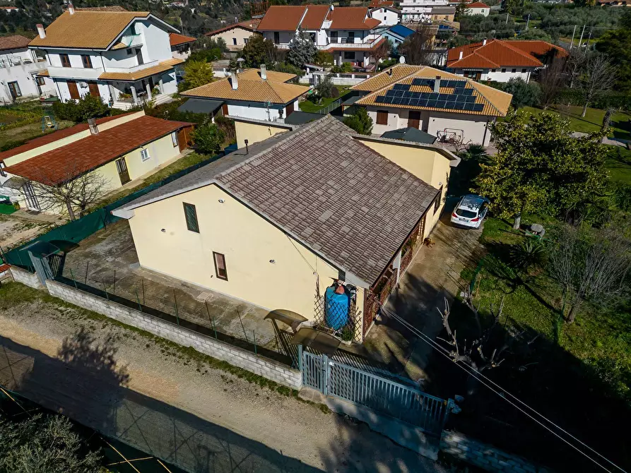 Immagine 14 di Villa in vendita  in VIA TORRE 25 a Ari