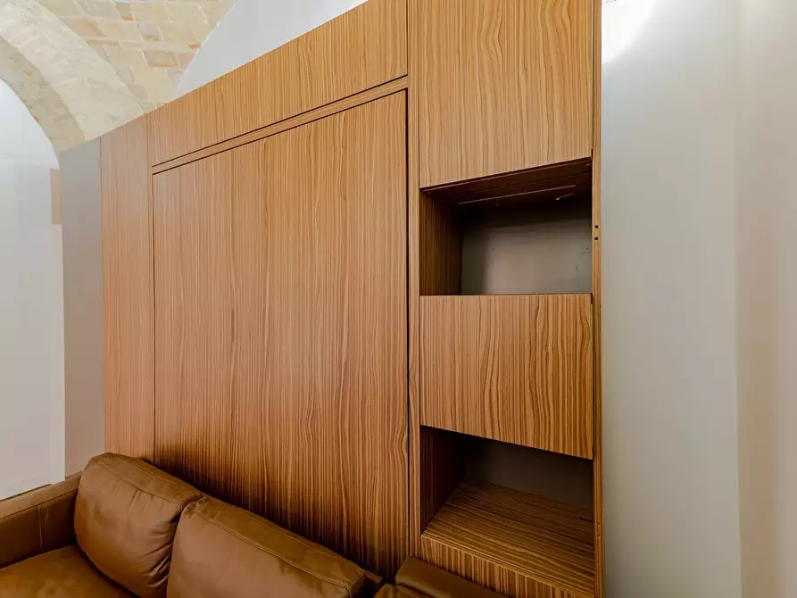 Immagine 19 di Locale commerciale in vendita  in piazza matteotti a Chieti