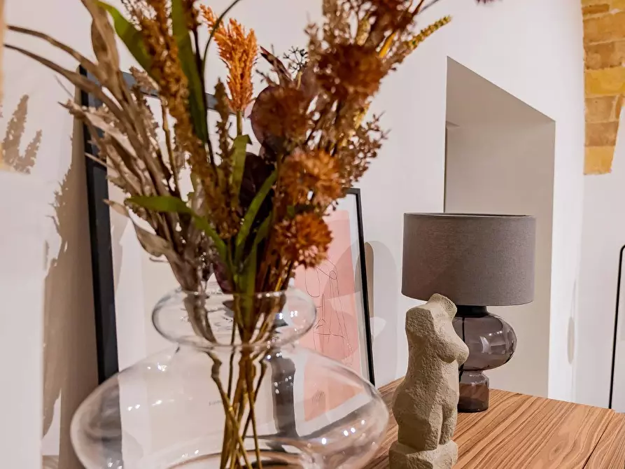 Immagine 33 di Locale commerciale in vendita  in piazza matteotti a Chieti