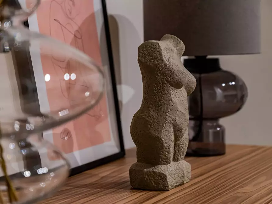 Immagine 34 di Locale commerciale in vendita  in piazza matteotti a Chieti