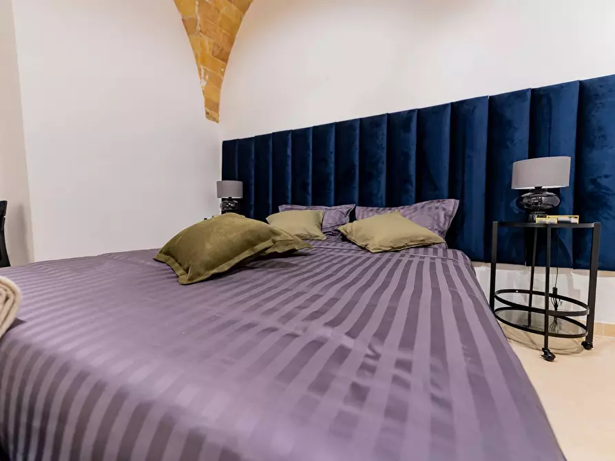 Immagine 46 di Locale commerciale in vendita  in piazza matteotti a Chieti