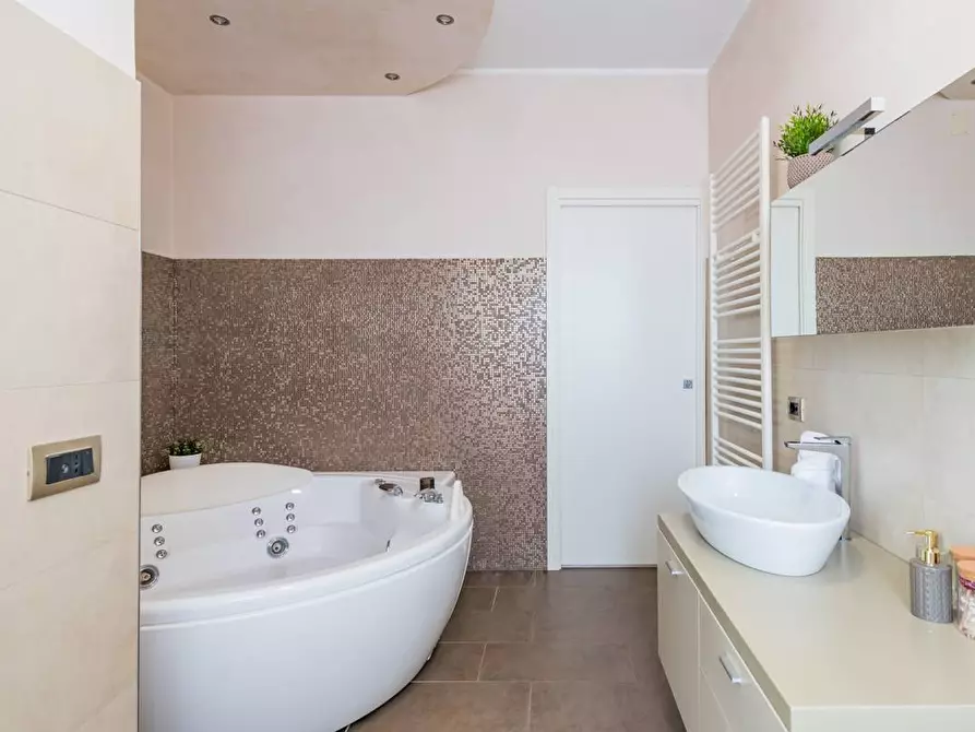 Immagine 16 di Appartamento in affitto  in Via Roma 6 a Chieti