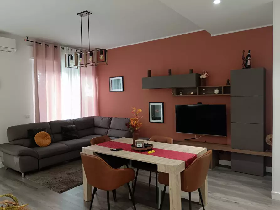 Immagine 3 di Appartamento in vendita  a Chieti
