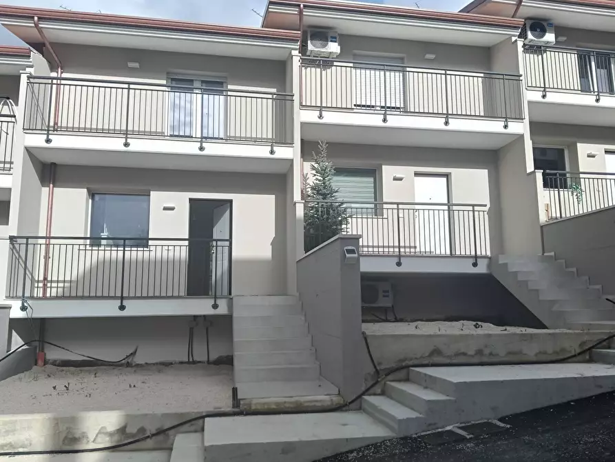 Immagine 26 di Villetta a schiera in vendita  in contrada canale a Bucchianico